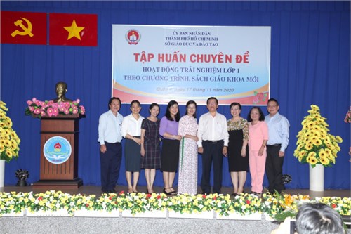 Ngày 17/11/2020 Sở Giáo dục và Đào tạo TP. Hồ Chí Minh tổ chức tập huấn chuyên đề   Hoạt động trải nghiệm   lớp 1 theo chương trình sách giáo khoa mới tại trường Tiểu học Phạm Văn Chính-Quận 9